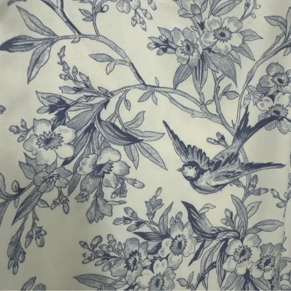 Ralph Lauren—White and Blue Floral Bird Cropped Trousers - Picture 4 of 8